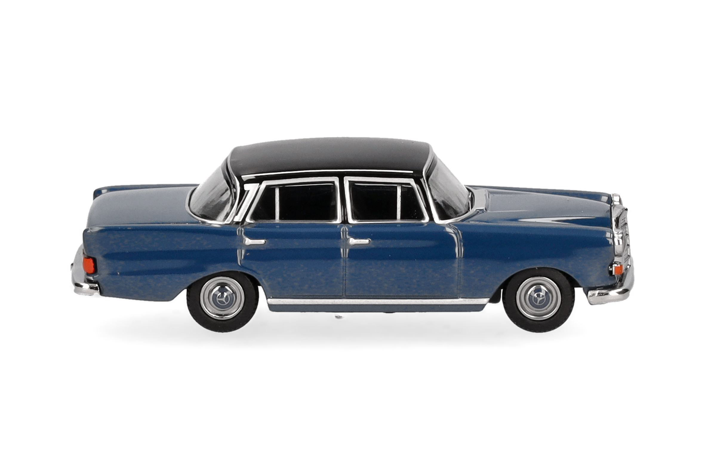 Herpa 430739-004 | Mercedes-Benz 200 Heckflosse | blau/schwarz | 1:87
