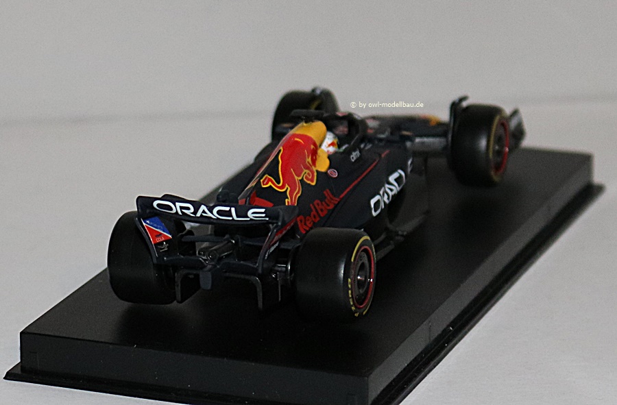 Bburago 18-36062-1 | Red Bull RB18 | Verstappen #1 | Signatures Series | 1:43