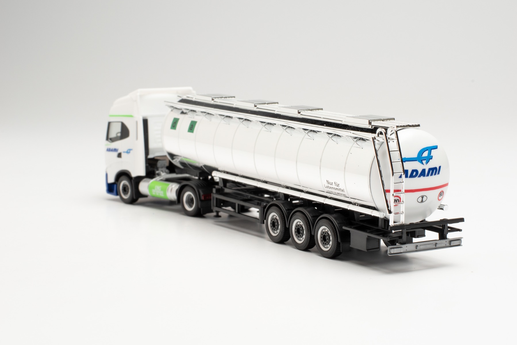 Herpa 314084 - Iveco S-Way NP Lebensmitteltank-Sattelzug - ADAMI. 1:87