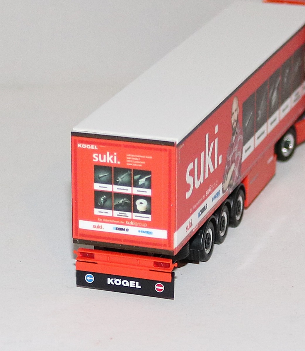 Herpa 941105 | Mercedes-Benz Actros L Gigaspace | Gardinenplanen-Sattelzug | suki/Justen | 1:87