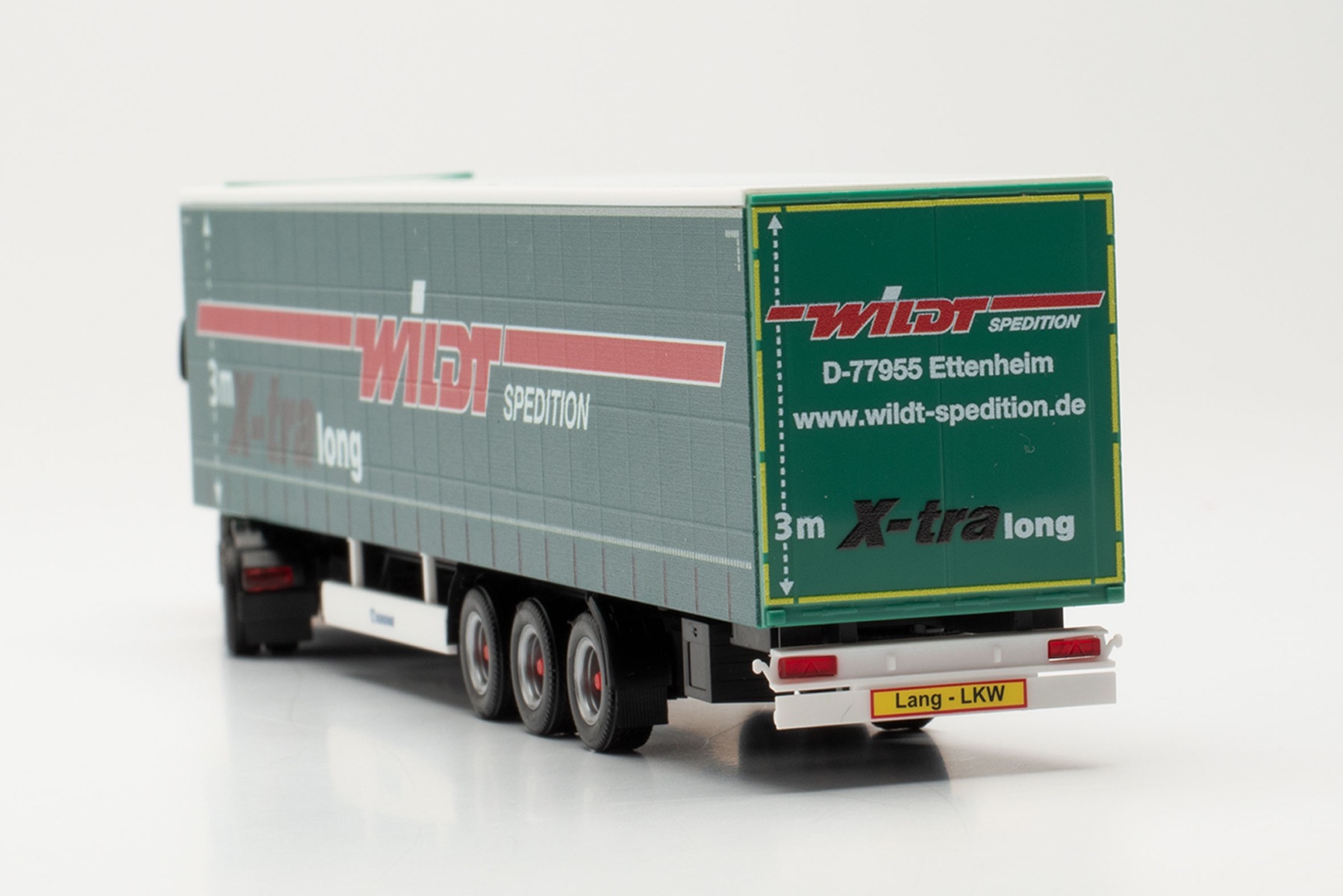 Herpa 314947 - Iveco S-Way LNG Gardinenplanen-Sattelzug 15 m - Wildt (Baden-Württemberg/Ettenheim). 1:87