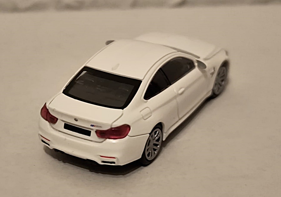 Minichamps 870027204 | BMW M4 | 2015 | Weiß | 1:87
