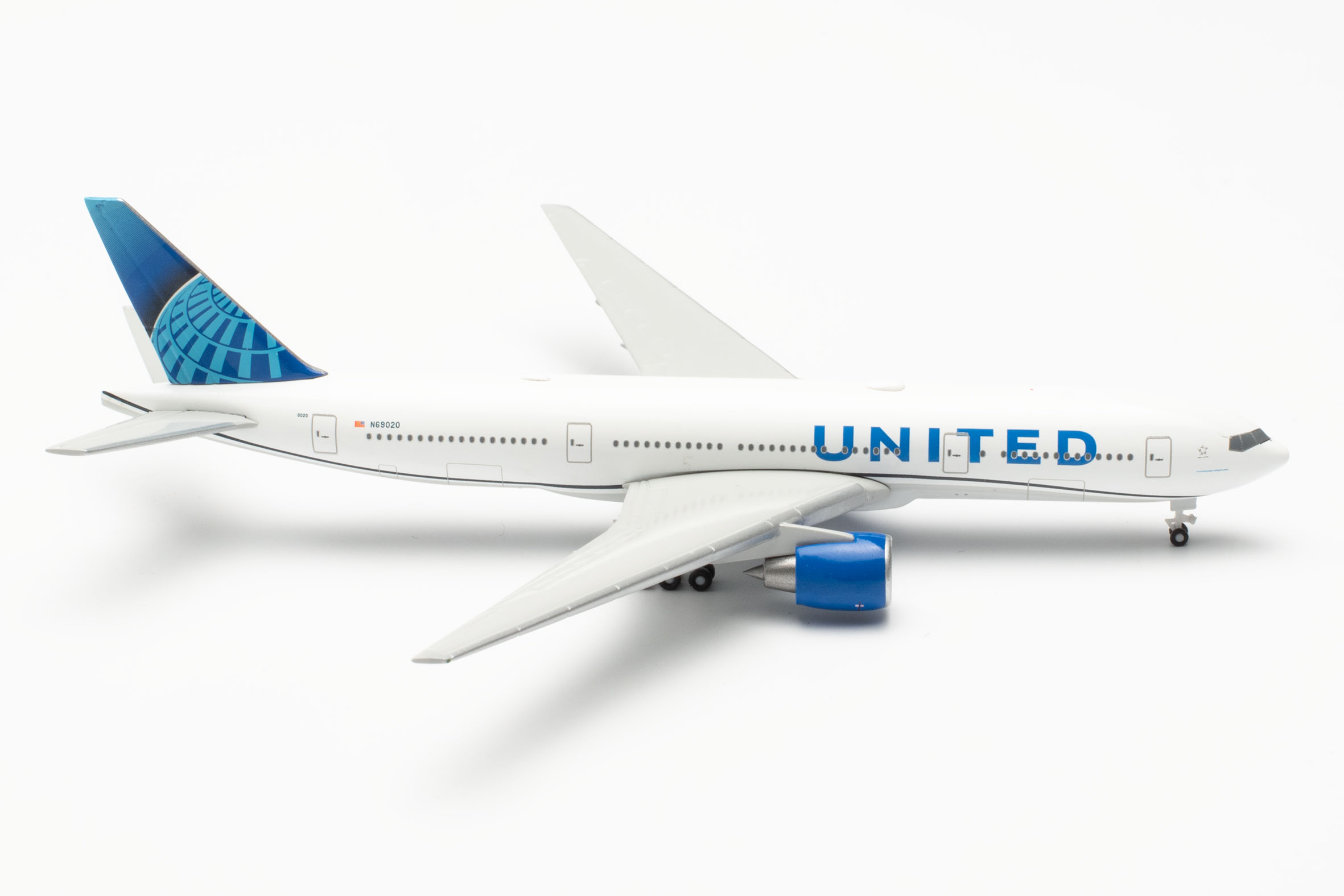 Herpa Wings 537353 | United Airlines Boeing 777-200 | N69020 | 1:500