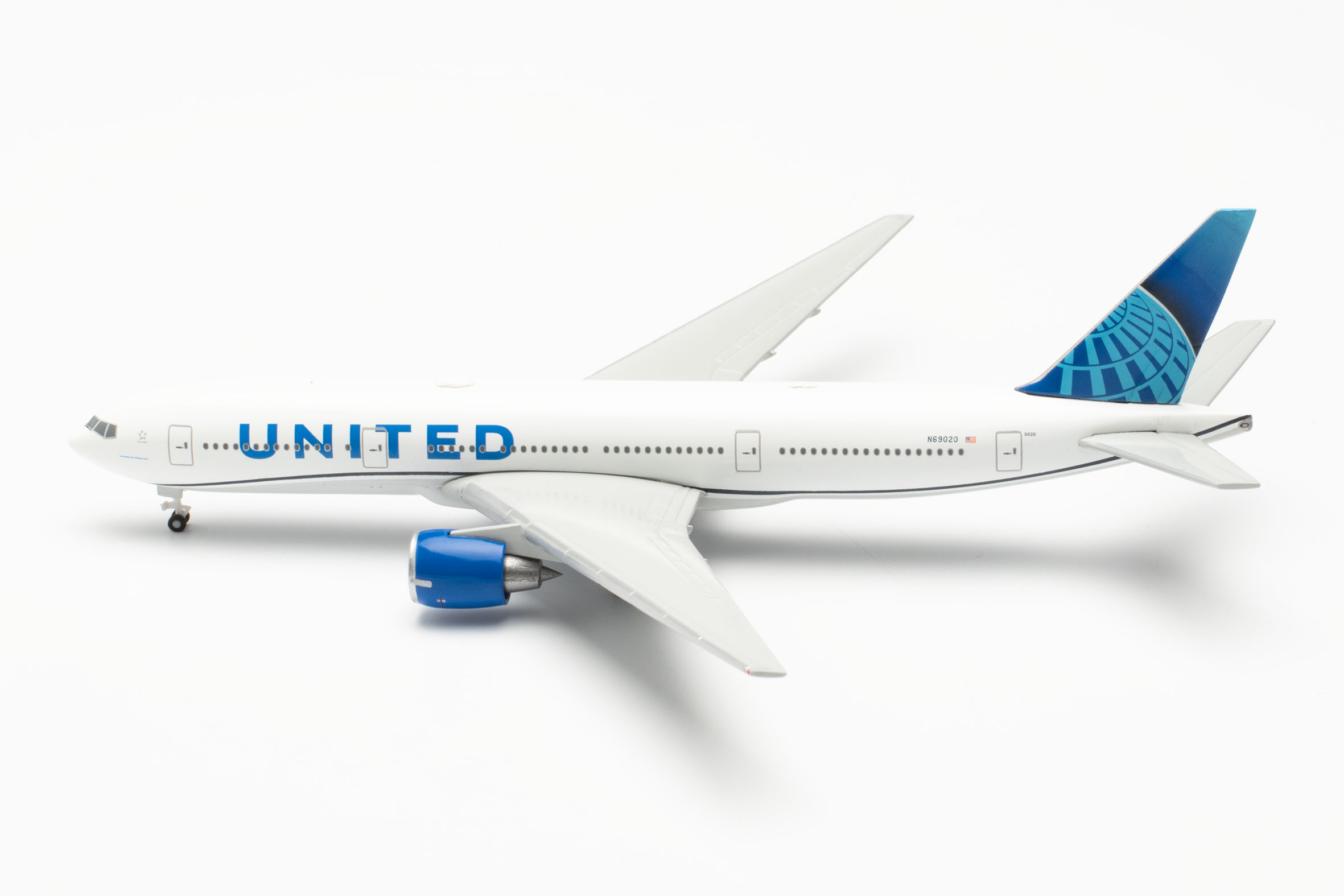 Herpa Wings 537353 | United Airlines Boeing 777-200 | N69020 | 1:500
