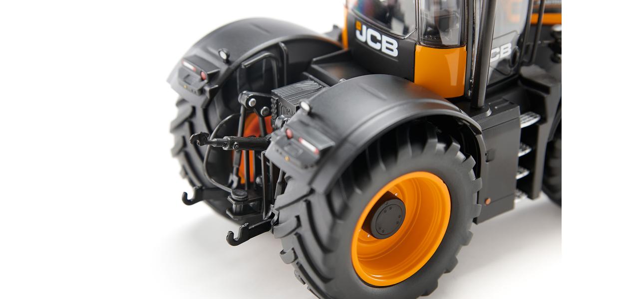Wiking 077848 - JCB Fastrac 8330. 1:32
