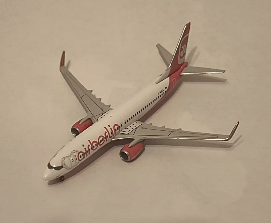 Herpa Wings 538992 | Boeing 737-800 | Air Berlin | 35 Jahre – D-ABKK | 1:500