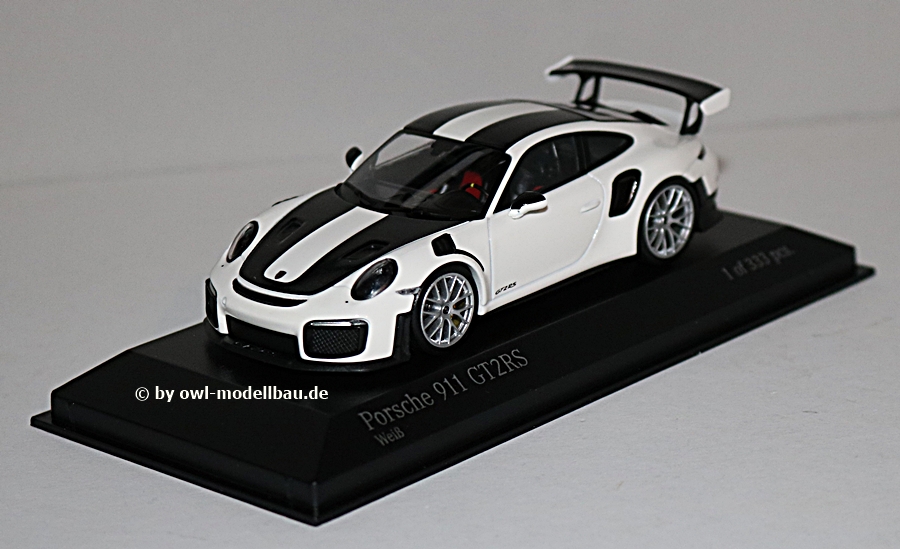Minichamps 413067278 - Porsche 911 (991 II) GT2 RS Weissach Package 2018 weiß/silberne Felgen. 1:43
