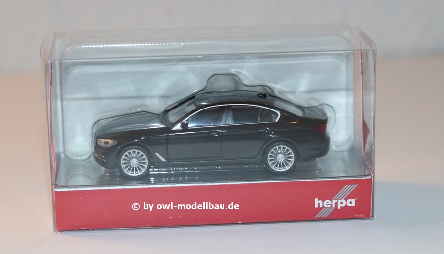Herpa 420372 - BMW 5er Limousine, schwarz. 1:87