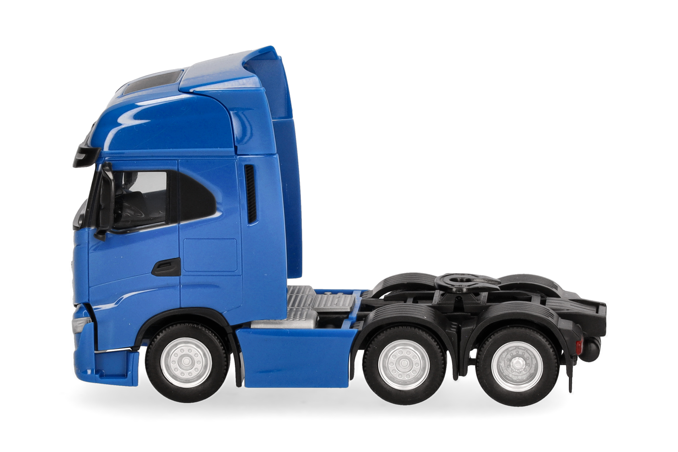 Herpa 317122-003 | Iveco S-Way | 3achs (6x2) | verkehrsblau | 1:87