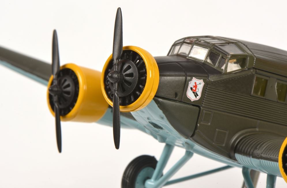 Schuco 403551900 - Junkers Ju52/3m - Amicale Jean-Baptiste Salis. 1:72
