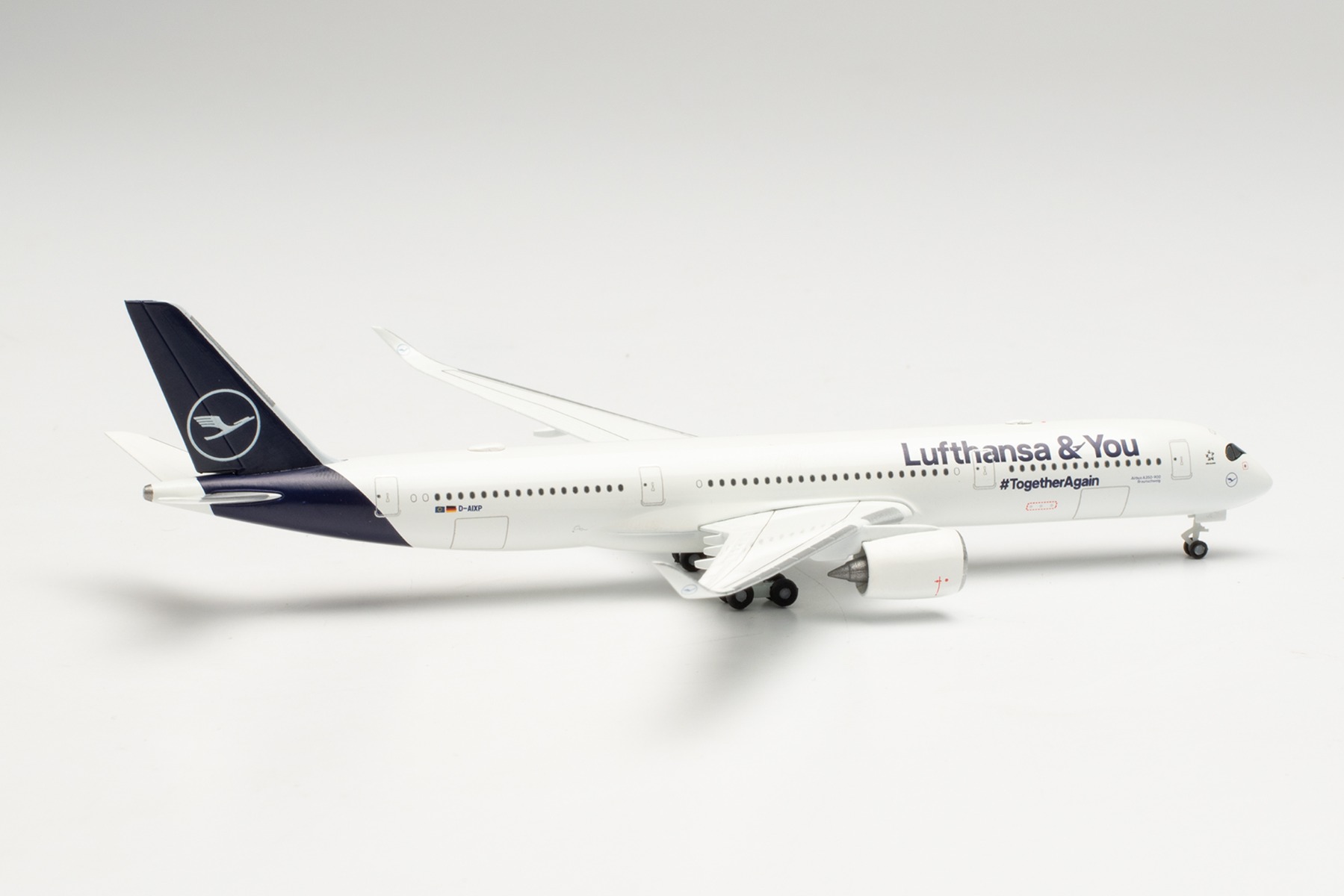 Herpa Wings 536066 - Lufthansa Airbus A350-900 - Lufthansa & You – D-AIXP - Braunschweig. 1:500